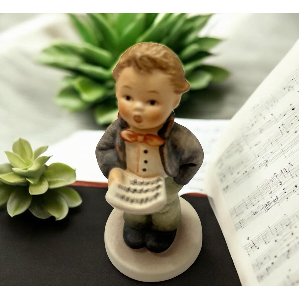Hummel Goebel 1985 Soloist 135 4/0 Young Boy Singing Figurine W. Germany VTG